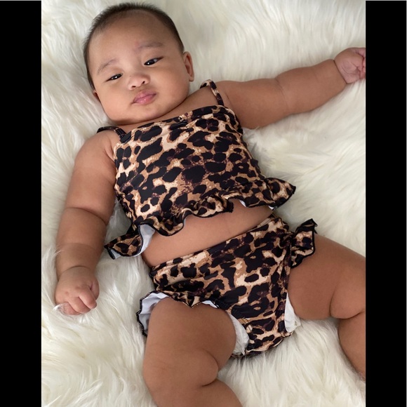Adorable Toddlers 2pc Leopard Swimsuit - Picture 2 of 4